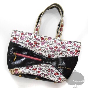 YGG■Betsey Johnson ベッツィジョンソン リップ柄 トートバッグ 白黒 ショルダーバッグ ビニール 口紅 口唇 ホワイト ブラック