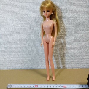 着せ替え人形 ジェニーちゃん 1981年製 香港製 タカラ 未チェック 詳細不明 ジャンク扱い 