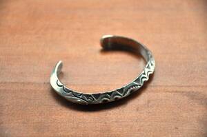 NAVAJO/Vintage Silver Bangle/ナバホ族/ビンテージバングル/シルバー/インディアンジュエリー/リング/アクセサリー/HOPI/ターコイズ/