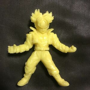 ドラゴンボール消しゴム　バトルフィギュア　超サイヤ人トランクス　黄色　剣欠品