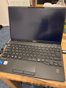 美品　富士通 LIFEBOOK U9311 Corei5 1145g7 メモリ 8gb SSD 128gb