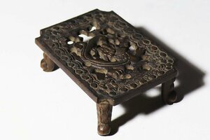 【桃】書道文房具：古銅製透かし彫龍図墨床