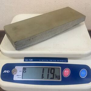 761■天然砥石　大工道具　研磨　厚さ約3cm 重量約1.19kg■