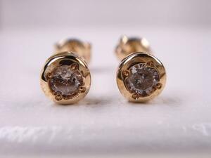 ★新品・送料無料★18金ダイヤスタッドピアス★０．１０ｃｔ★