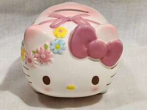 サンリオ　 ハローキティ　ぶた型貯金箱　陶器　HELLO KITTY