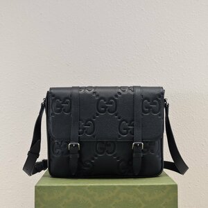 極上品 未使用に近い GUCCI スタイル 760234 AABY0 1000