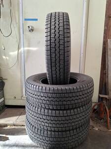 ダンロップ、ウインターマックスSV01 195/80R15 107/105 4本セット