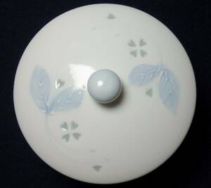 昭和期　徳化窯系統　手彫り花図　蓋付き　煎茶碗　陶磁器研究