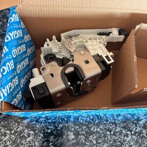 MERCEDES-BENZ E-Class, C-Class, GLK ベンツ 純正品 左フロント ドアロック アクチュエーター 左前 W204 W212 W219 W207 2047201735