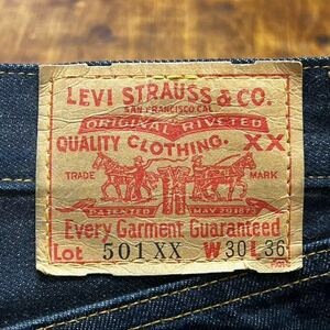 バレンシア工場製！ 希少！ 状態良好！ リーバイス LEVI’S 501XX W30 L36 刻印 555 BigE 赤耳 セルビッチ 隠しリベット USA