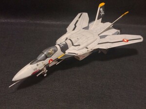 ハセガワ 1/72 VF-0S “マクロスゼロ” ロイ・フォッカー機