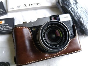 FUJIFILM 富士フイルム X20 デジタルカメラ コンパクトデジタルカメラ 動作確認済み 状態良く付属品多数