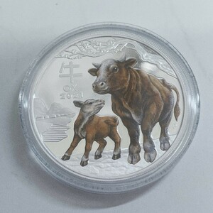 【Ｋ】エリザベス銀貨 １オンス 999 牛 カラーコイン 銀貨 2021 コレクション 約31.1グラム【4621】