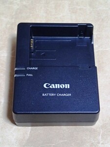 〈 Canon LP-E8 用 バッテリーチャージャー LC-E8 〉