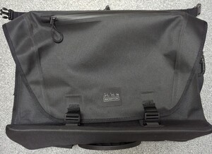 BROMPTON ブロンプトン Messenger Waterproof Bag メッセンジャー ウォータープルーフ バッグ 20L 黒 (QMETBWP-L-BK)　送料込み