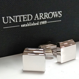 【uac212】UNITED ARROWS　ユナイテッドアローズ　カフス　カフリンクス　シルバー　ミラータイプ　ヘキサゴン　カットデザイン　新品