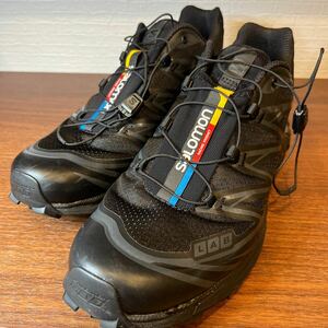 A9/【中古品】SALOMON スニーカー ブラック 27.5㎝ ファッション ランニングシューズ かっこいい 箱付き 黒 サロモン メンズ