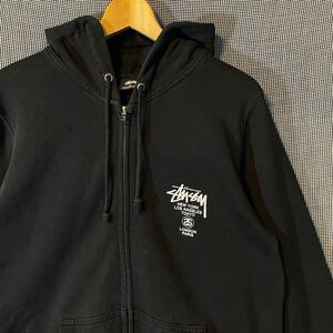 名作 USA製 STUSSY ワールドツアー フルジップ パーカー ステューシー　　アメリカ製 希少 レア 即完 ブラック 黒 WORLD TOUR y2k 柳10347