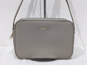 【57333】美品 FURLA フルラ ショルダーバッグ 肩掛け レザー ライトグレー ポシェット ゴールドカラー レディース