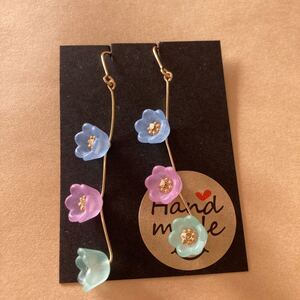 ハンドメイド　お花　ピアス　3連