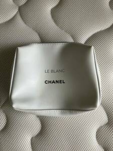 Chanel Le Blanc　ポーチ