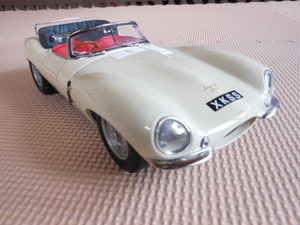 AUTO ART 1/18 JAGUAR XK SS (クリーム)希少色