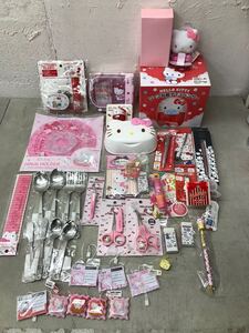 G1218-23★未開封　 サンリオ HELLO KITTY ハローキティ ぬいぐるみ　お弁当箱　前髪クリップ　シャープペン　まとめて　大量　