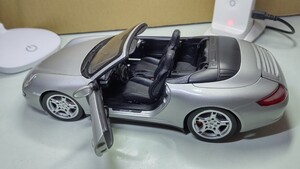 スケール 1/18 POLICE 911 Carrera 4S Cabriolet ！ 世界の名車 ！ 右ドア外れる。