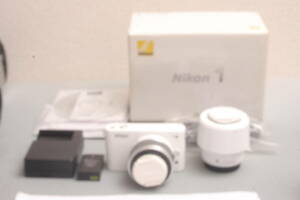 ニコン Nikon ミラーレス 1型 J1 ダブルレンズキット （ホワイト） 元箱　付属品あり