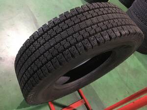 w287-1-10 ☆275/80R22.5 トーヨー M929 中古1本のみ！ 2019年製 スタッドレス k75