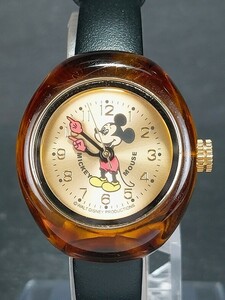 美品 Disney ディズニー Mickey ミッキー アナログ クォーツ 腕時計 キャラクター文字盤 琥珀 レザーベルト スケルトン 新品電池交換済み