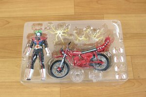 △現状品△ バンダイ S.H.Figuarts 仮面ライダーストロンガー＆カブトローセット　パーツ不足 魂ウェブ商店 (2771212)