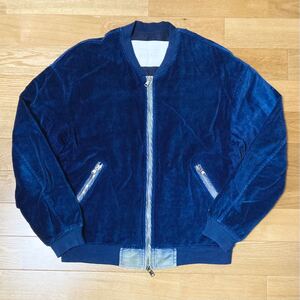 美品☆[UNITED ARROWS&SONS] 定価63,800 INDIGO VT BOMBER インディゴ染め ストレッチベルベット ボンバージャケット スカジャン M ベロア 