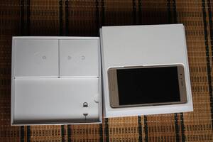 HUWEI P9 lite ゴールド　中古