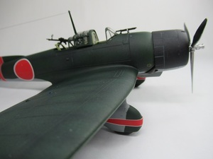 ハセガワ　1/48　九九式艦上爆撃機１１型　ミッドウェー島　空母赤城搭載機　完成品