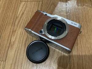 富士フイルム FUJIFILM X-M1 ミラーレス フジフイルム ボディ 現状品