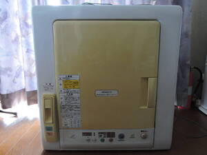 ＨＩＴＡＣＨＩ　衣類乾燥機　２００９年　ＤＥ‐Ｎ４５ＦＸ　【動作確認済】　日立　送料はかかります。