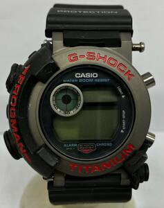 ジャンク CASIO カシオ G-SHOCK ジーショック FROGMAN DW-8200 クォーツ 腕時計 ケース割れ 動作未確認