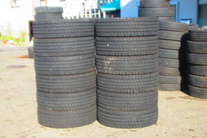 大型トラック1台分!! 10㎜Up!! 再生タイヤ スタッドレス 245/70R19.5 136/134J 12本SET!! 条件付き送料無料!!