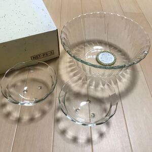 パイレックス PYREX ガラスボウル　　未使用品　小鉢　セット　耐熱ガラス　岩城硝子　洋食器 　サラダボールにも　食器　鉢　深鉢　a53