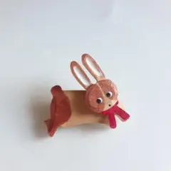 ブローチ　木製　ウサギ　ラビット　動物　rabbit brooch　 b17