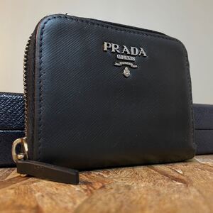 一円　美品　 PRADA プラダ　 コインケース　 サフィアーノレザ コインパース　 ブラック系　 小銭入れ　 ラウンドファスナー　コンパクト