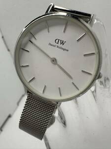 【ダニエルウェリントン 】Daniel Wellington 白文字盤 クォーツ 腕時計　E32W13 中古品　稼動品　96-2