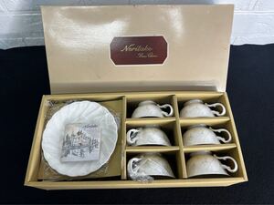 KH1199 Noritake BONE CHINA 食器 洋食器 コーヒーカップ　カップソーサー　ノリタケ　カップ四客使用済み　その他未使用だと思います。