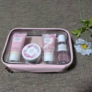 VICTORIAS SECRET ヴィクトリアシークレット POMEGRANATE & LOTUS ・BODY　WASH ・BODY SCRUB・LOTION ・　MIST