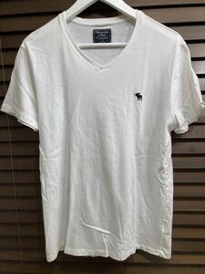 19アバクロホワイト胸刺繍Vネック半袖TシャツS