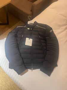 モンクレール ダウンジャケット　メンズ　 MONCLER 新品　未使用　本物　タグ付き