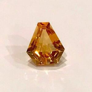 個性的なあなたに【Citrine 】ソーティング付き！ファンシーシェイプカット シトリン 1.97ct