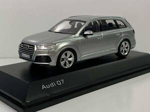 新品未開封　アウディ Q7 2015 フロレットシルバー 1/43 I-SCALE Audi特注品