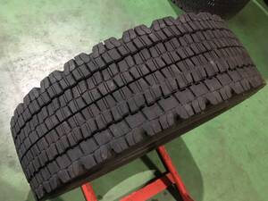 s876-4-10 ☆215/70R17.5 123/121J 中古スタッドレス 1本！ ブリヂストン W970 2020年製 残溝8ｍｍ！ k30